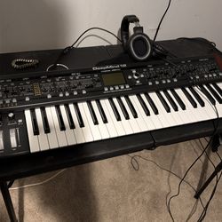 Behringer DeepMind12 Analog Synthesizer
