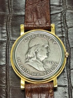 Reloj De Onbre Tiene Pila Excelemte Estado Las Monedas Son Plata.
