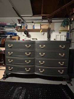 Dresser set / glass top dresser + nightstand