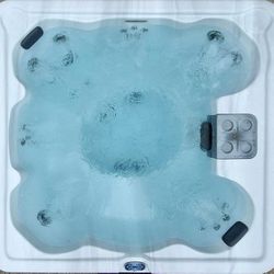 Beautiful & large 7-person 2016 Master Spas /hot tub/ jacuzzi for sale 