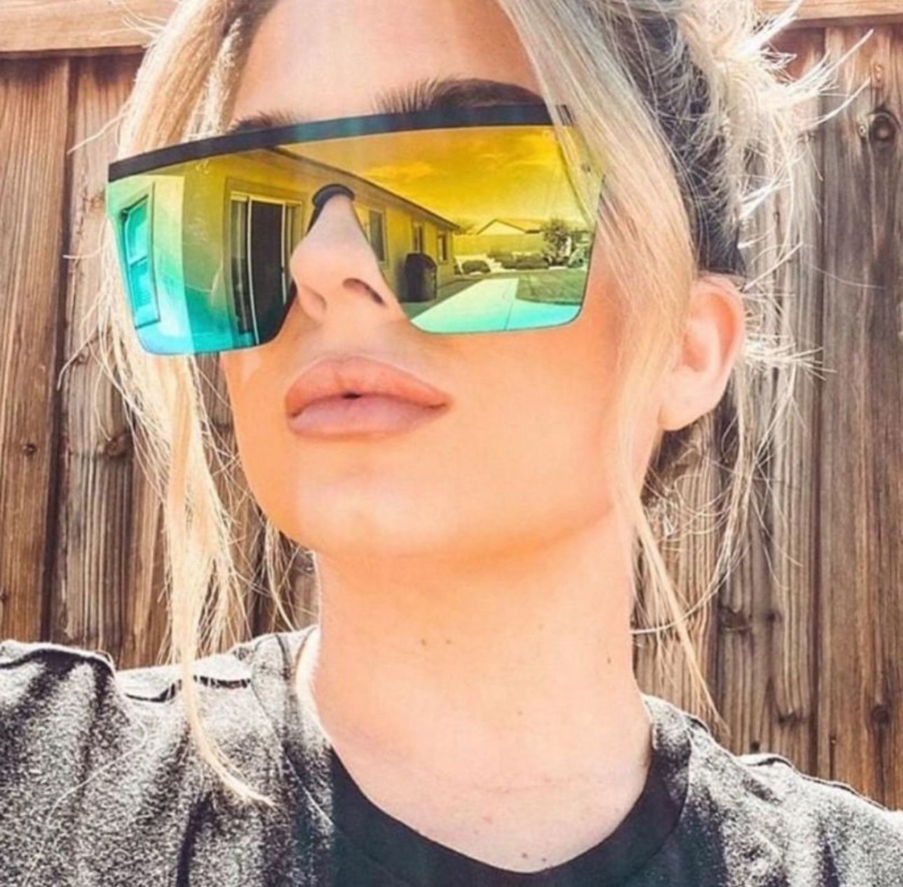 RARE/NEW• NWT Quay “HINDSIGHT” Matteblk/rnbw Sunglasses  display picture 3