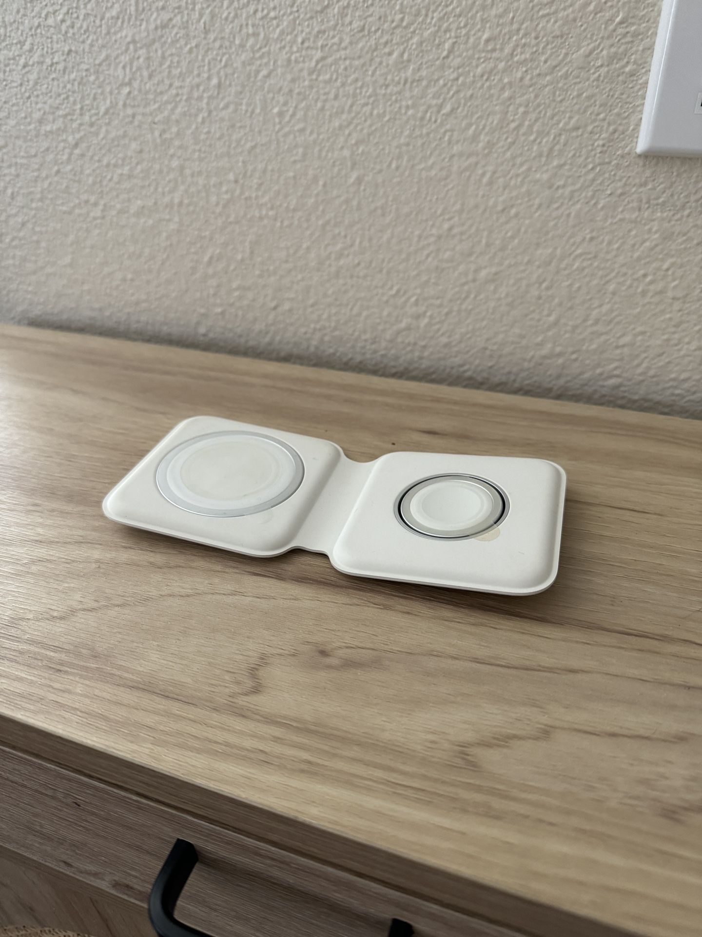 Apple MagSafe Duo Wireless Charger