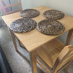 Winsome Groveland Dining, 2 Chairs, Light Oak + 4 table mats