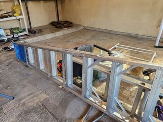 Aluminum folding ladder