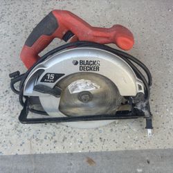 Black And Decker 7 1/2” Circular Saw12