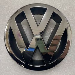 Volkswagen Front Emblem   OEM:1J(contact info removed)ULM Size:4.9in/125mm 2000-2005 VW Volkswagen Jetta & Jetta Wagon
