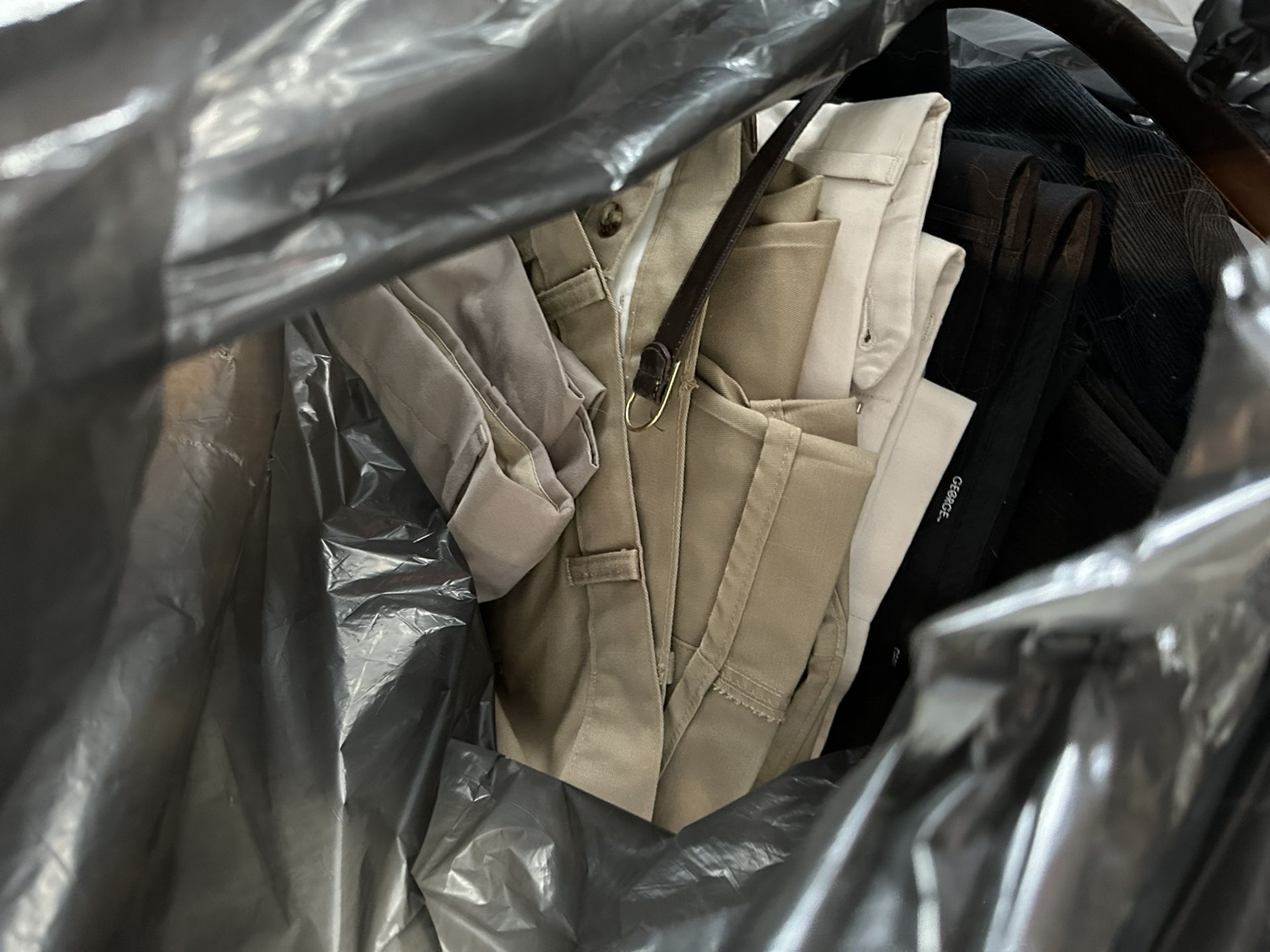 4 Bags Full Of Men’s Large-XXL