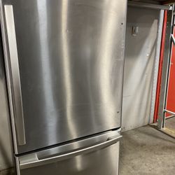 Bottom Freezer Fridge