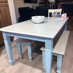 Table with 2 benches 35 x 59 solid wood