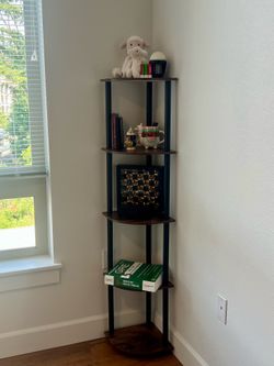 Corner shelf