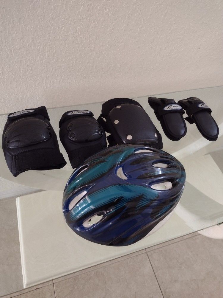 Bike/Rollerblade Helmet w Free Accessorie Mixed Gear