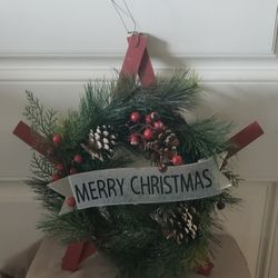 Christmas/Holiday Star Design Decorated Artificial Wreath

