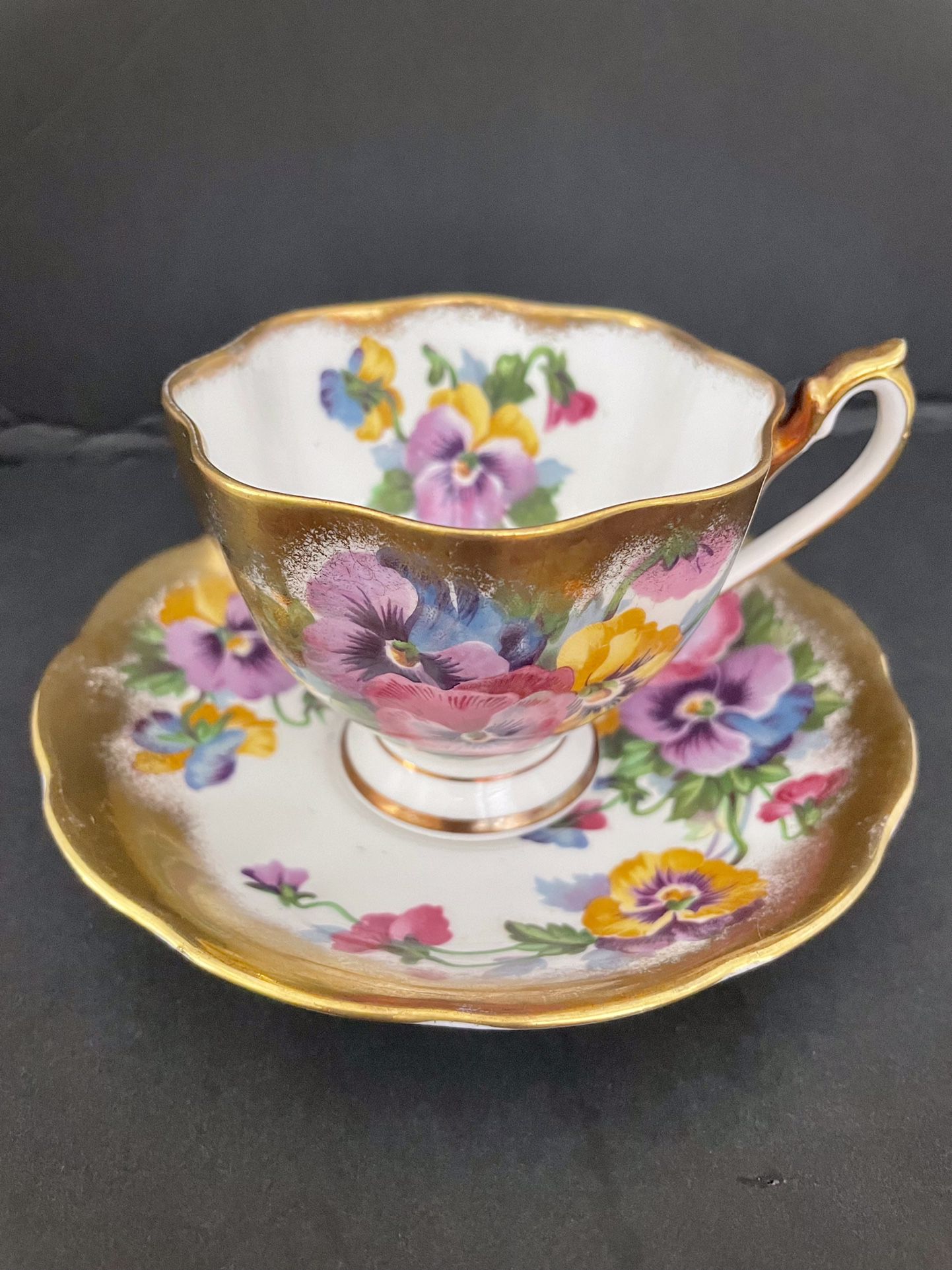 Vintage QUEEN ANNE Fine Bone China Teacup and Saucer - Pattern 5216