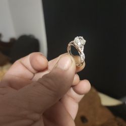 Insanely Beautiful Engagement Ring 