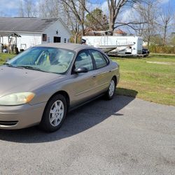 Trades 2005 Ford Tarus
