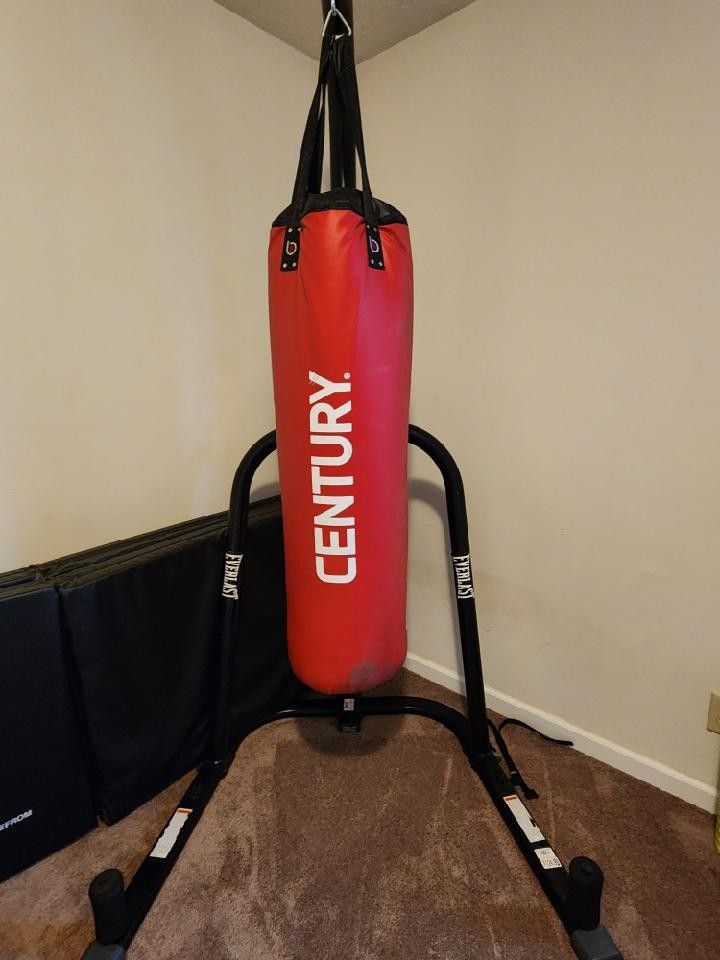 Century Punching Bag + Everlast Stand