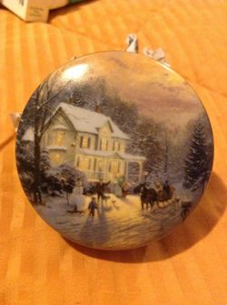 Thomas kinkade music box