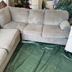 Sectional With Chaise And Ottoman (storage) 