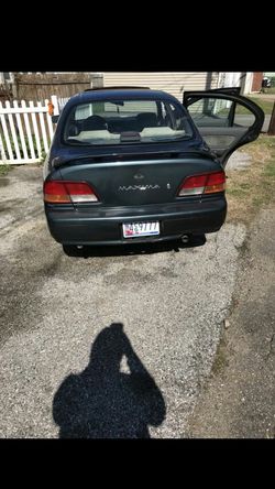 1997 Nissan Maxima $100 for the whole car don't run no title have key