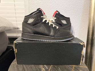 Air Jordan Retro 1 Mid Black Metallic Size 7Y