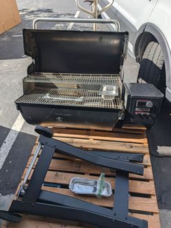 Weber Smoque XL Pellet Grill with Stand