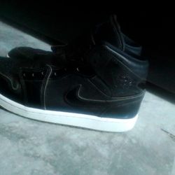 Air Jordan 1 Black