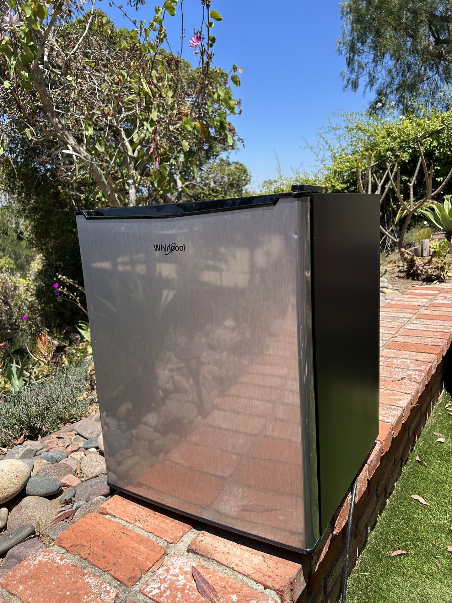 Whirlpool Mini Fridge 