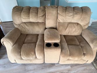 Recliner w cup holders