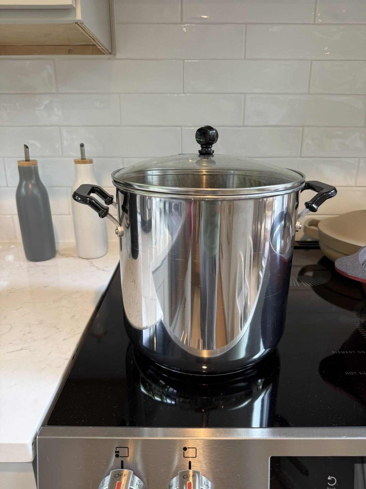 Farberware Stainless Steel Large Stock Pot 8 Or Maybe 11 Quarts, Barely Used