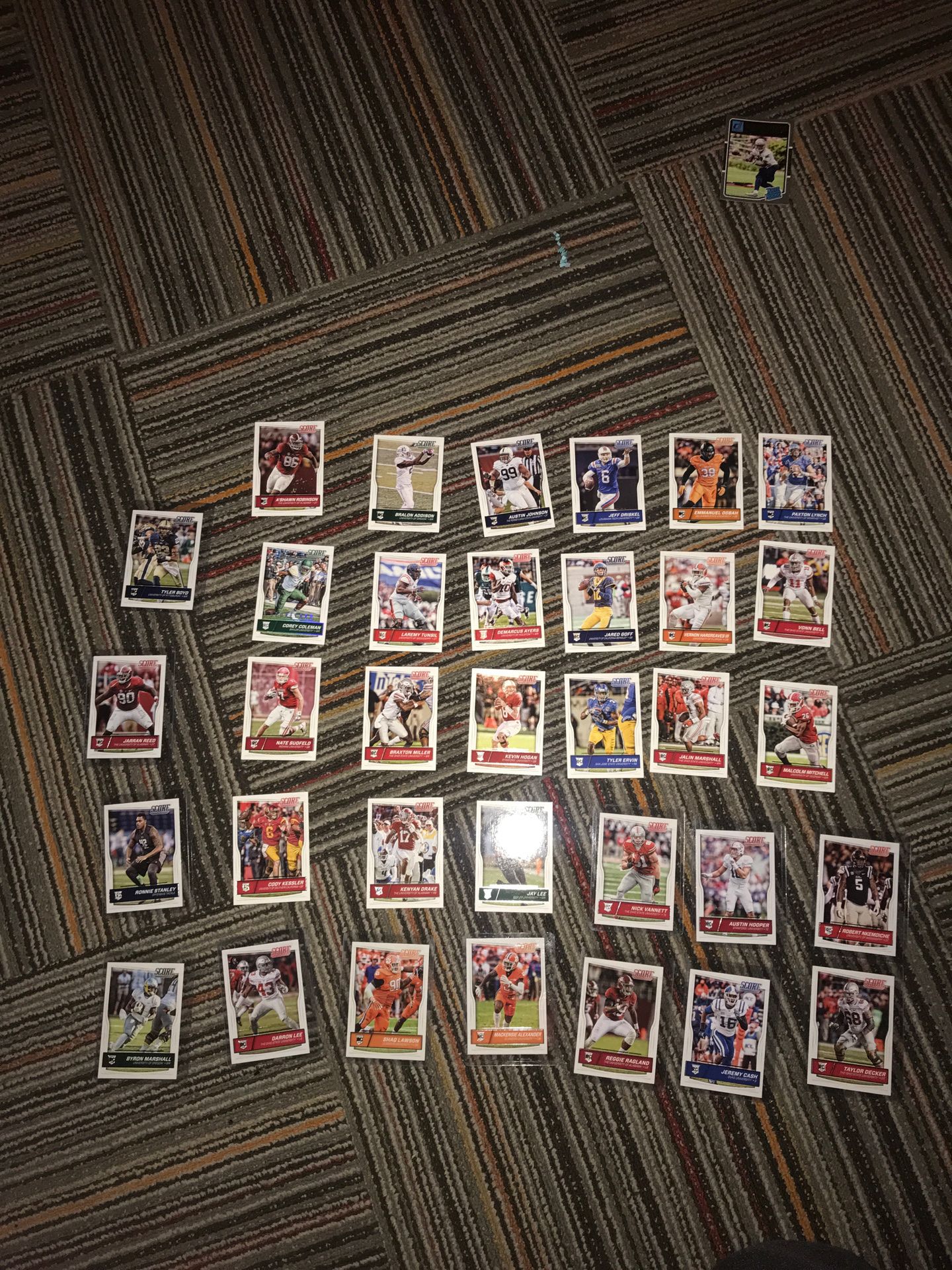 2016-17 34 Rookie Score Football cards