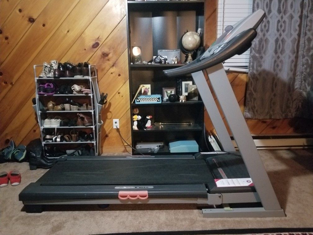 ProForm 695 Pi Treadmill
