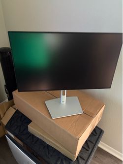 Tech Bundle: 2 Dell 25” Monitors, 2 Dell Pro Thunderbolt 4 Smart Dock, 1 Yubico Yubikey 5C NFC