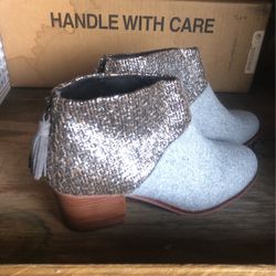 Women's Toms Boots Size 11