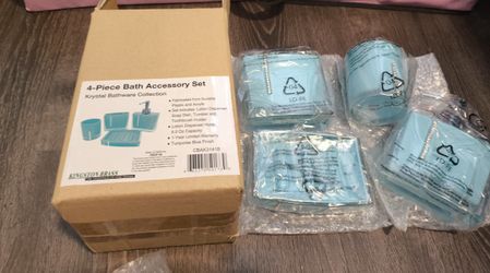 4-piece Bath Accessory Set