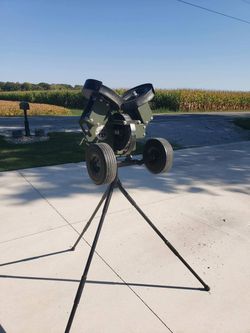 Atec M3X Pitching Machine