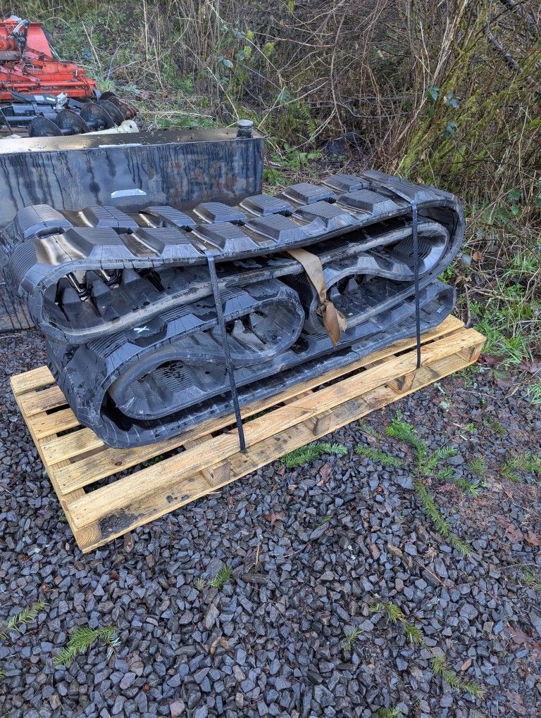 New 450x100x52 Skid Steer Tracks