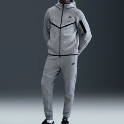 Nike Tech suit 