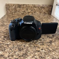 Canon EOS Rebel T3i w/ EF-S 18-55mm STM Lens