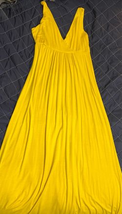 New York & Company Stretch V-Neck Sleeveless Maxi Dress in Yellow