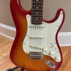 Squier (Gold Label) Standard Series Stratocaster Electric Guitar 