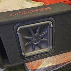 Kicker 45VL7R122 Solo-Baric L7R 12-inch Loaded Ported Subwoofer Enclosure. 