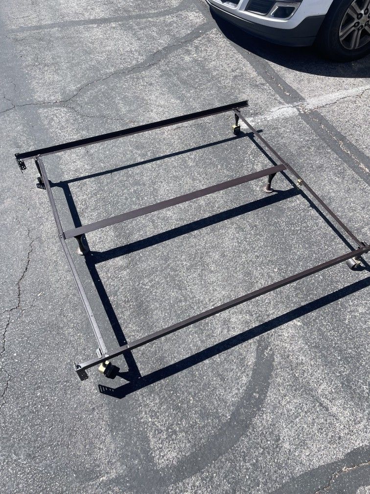 Full-size Metal Bed Frame 