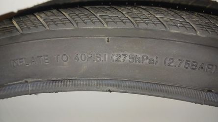 — FAST ROLLING + GREAT GRIP! - 27.5" TIRES