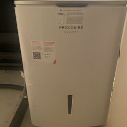 New Frigidaire Gallery Smart Dehumidifier 50 Pt