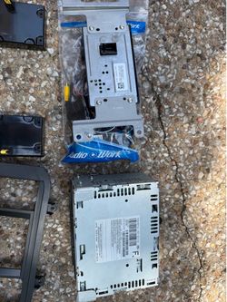 2015-2023 Ford Mustang OEM Stereo 4” screen & CD
