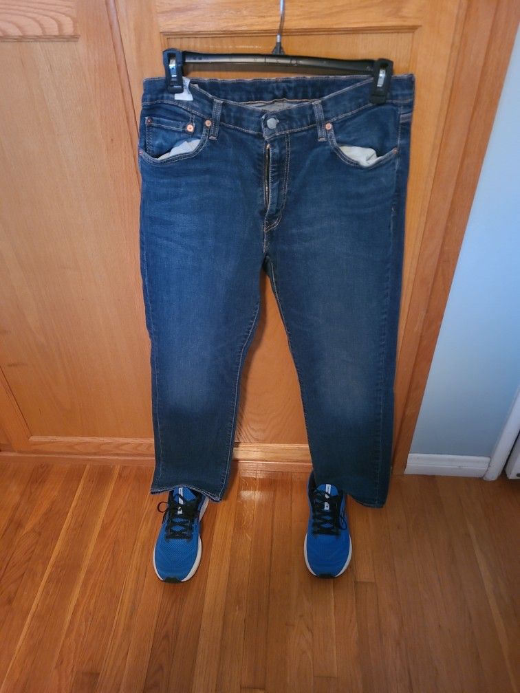 Levi Jeans (541)