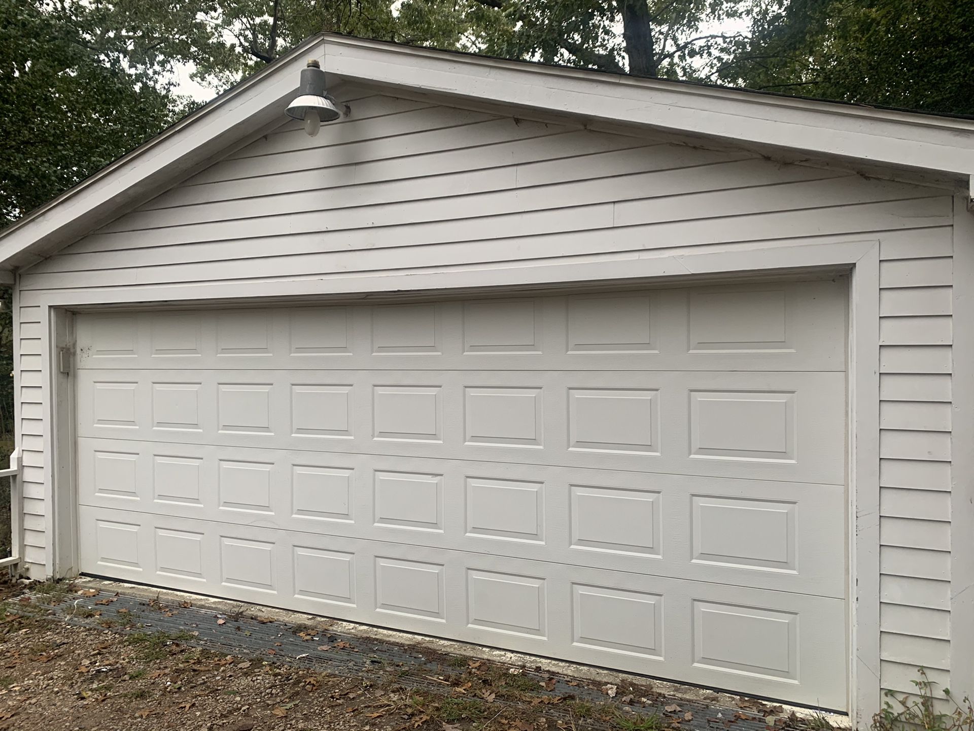 18x7 Insulated Garage Door (with tracks and tension spring)
