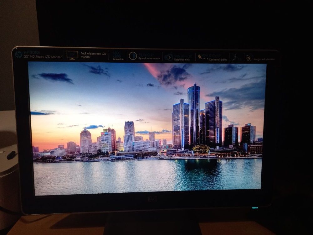 HP 2010i 16:9 Monitor with Build in Speekers