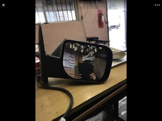 2005 Titan and Armada Right Sideview Mirror