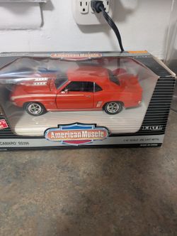 ERTL American Muscle 1969 Chevy Camaro SS 396 1:18 Scale Diecast Car Orange